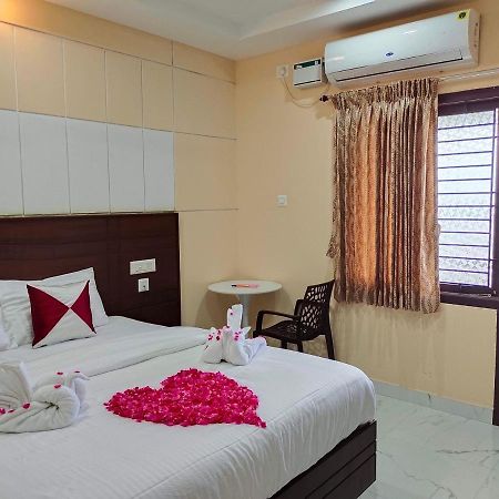 John Towers Hotel Tirunelveli Buitenkant foto