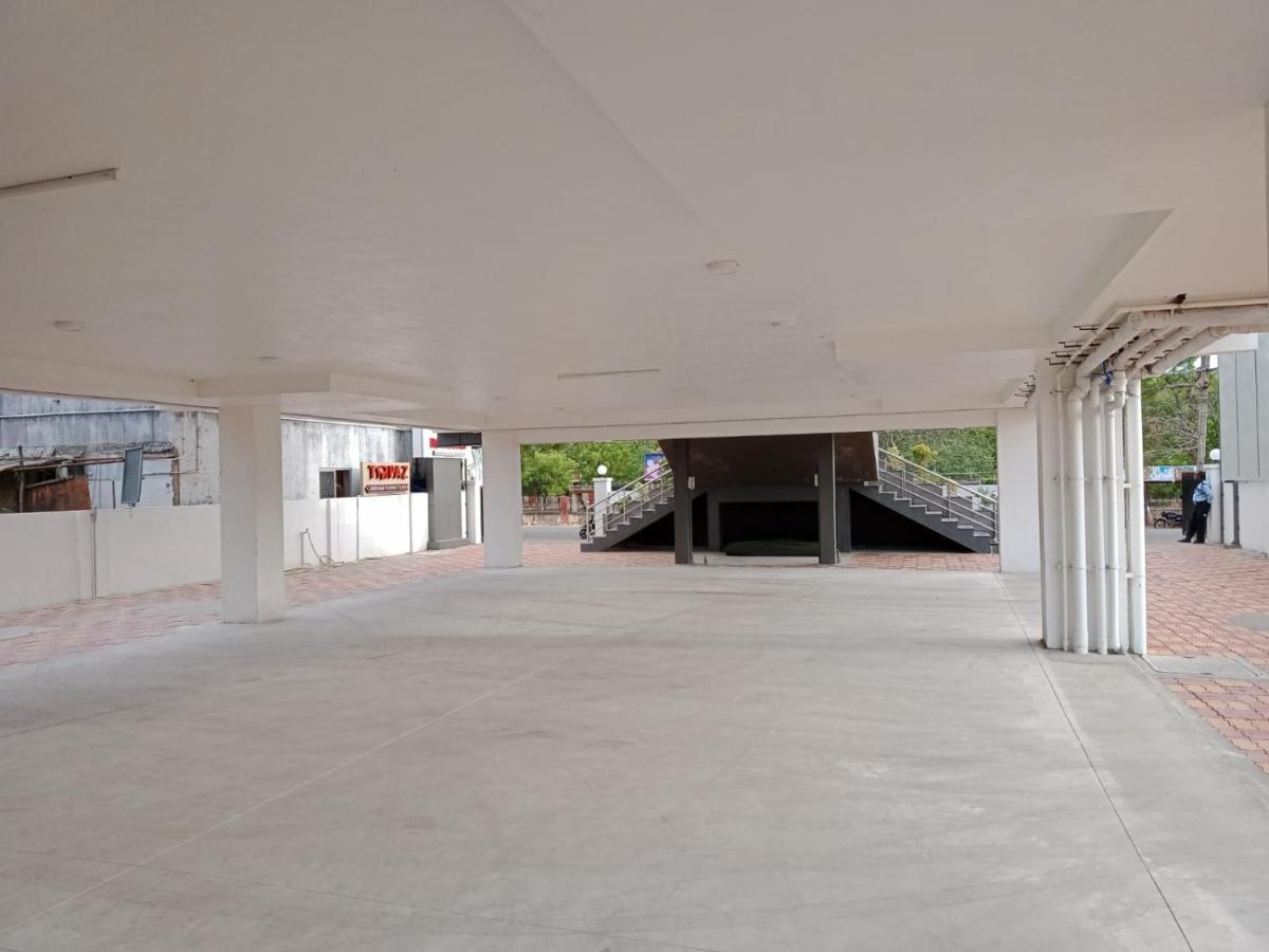 John Towers Hotel Tirunelveli Buitenkant foto