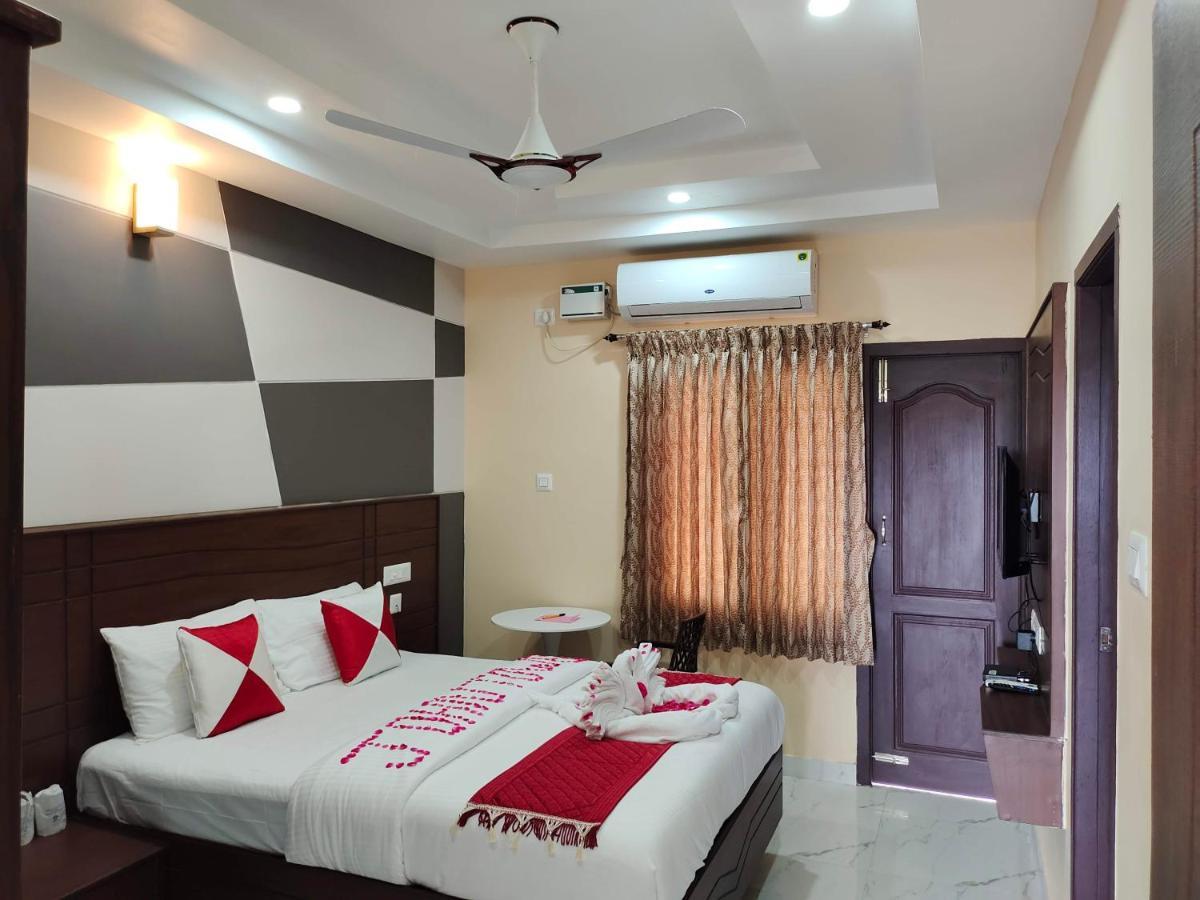 John Towers Hotel Tirunelveli Buitenkant foto