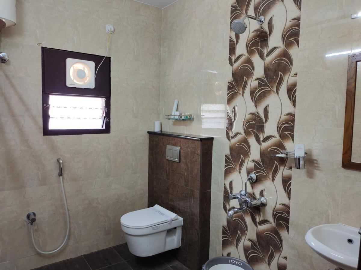 John Towers Hotel Tirunelveli Buitenkant foto