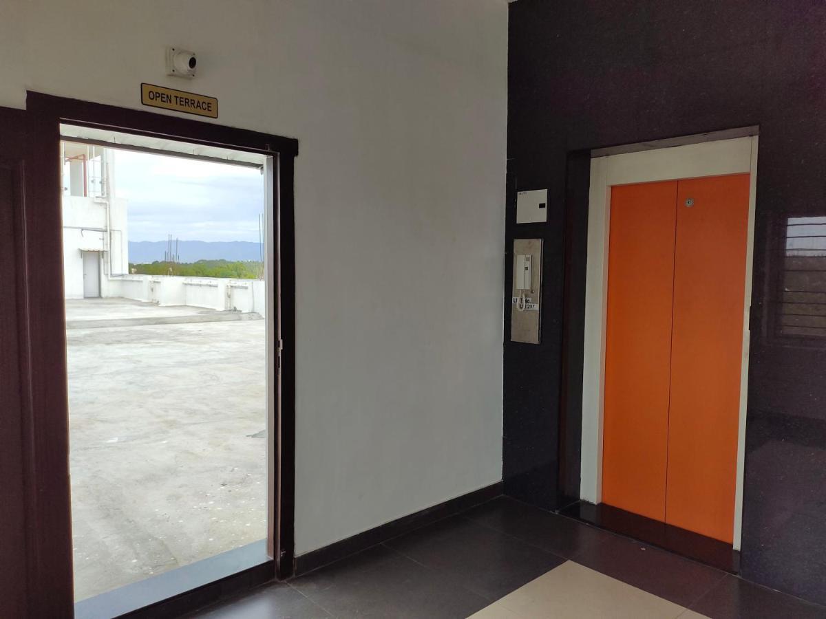 John Towers Hotel Tirunelveli Buitenkant foto